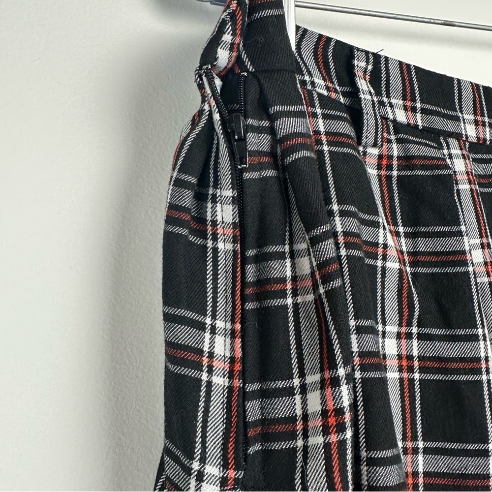 Hot Topic Tiered Mini Skirt Plus Size 2X Black Red Plaid Goth Grunge‎ Emo Punk - Picture 4 of 8